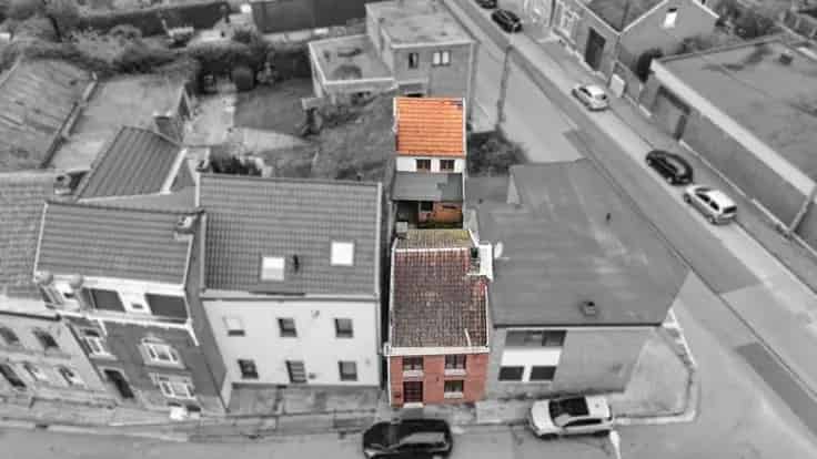 Huis Te Koop: Twee Huizen Te Renoveren