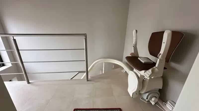 Appartement te koop: 2 slaapkamers, privé garage, centrum nabij