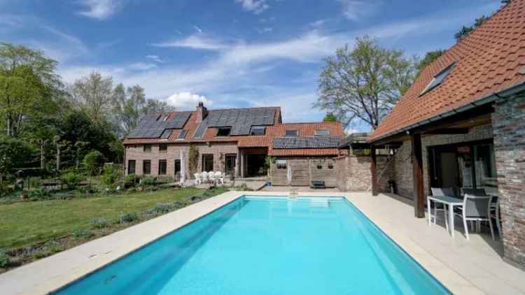 Villa 270m² met bijgebouw 100m² en zwembad