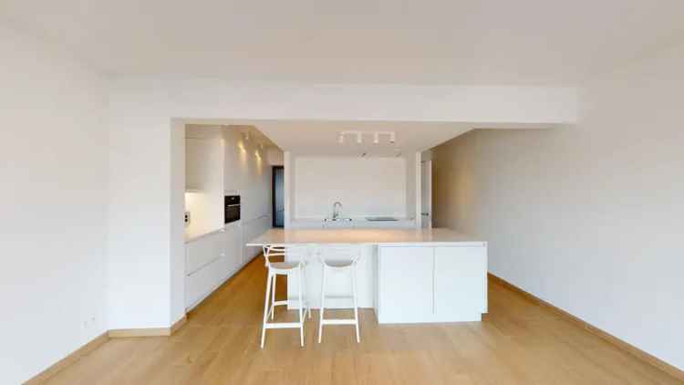 Te huur luxueus appartement in Antwerpen met terras en moderne afwerking