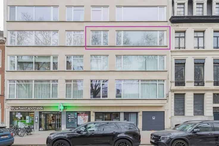 Ruim Appartement Te Koop 156m					2 Badkamers 3 Slaapkamers