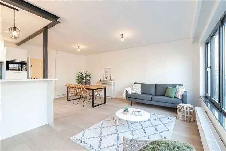 Gerenoveerd Appartement 80m2 2 Slaapkamers Terras Borsbeek