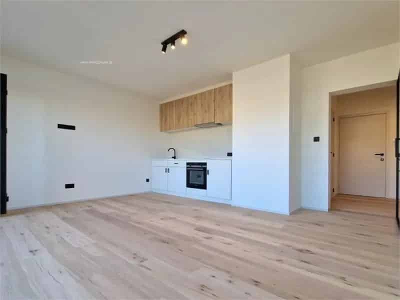 Studio te koop De Panne - Instapklaar gerenoveerd met terras en kelder