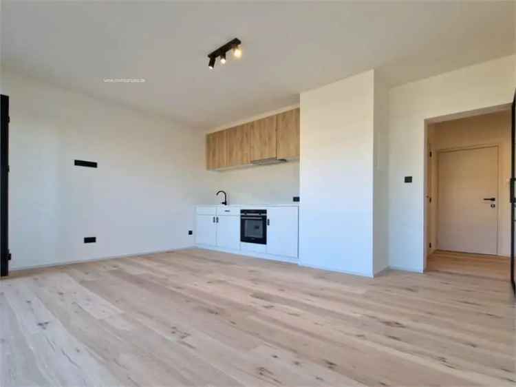 Studio te koop De Panne - Instapklaar gerenoveerd met terras en kelder