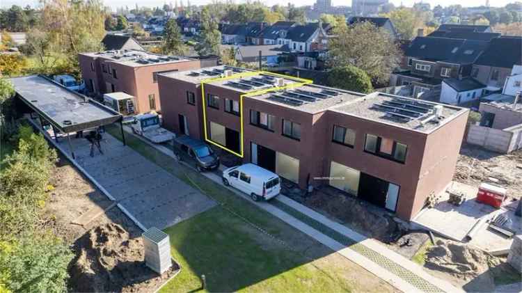 Nieuwbouw villa met 3 slaapkamers en energiezuinige voorzieningen