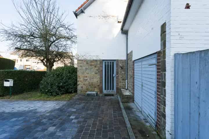 5 Slaapkamers, Garage, Tuin, Te renoveren