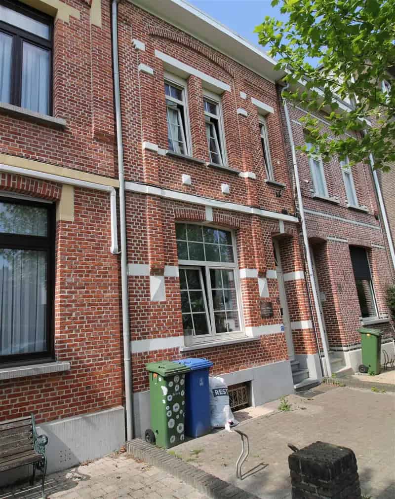 Huis te huur Merksem: 4 slaapkamers, tuin, nabij scholen