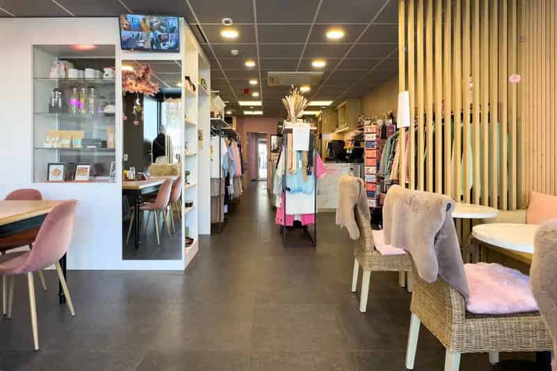 Handelspand Gentbrugge: gerenoveerde winkel met appartement