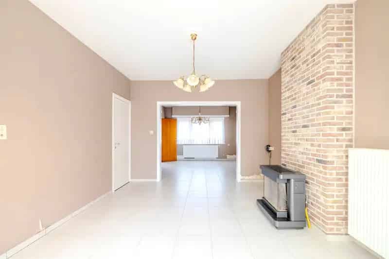 Te moderniseren woning 3 slaapkamers 805m² tuin