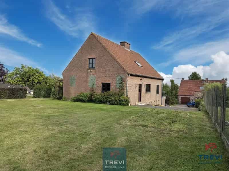Ruime Villa te Silly met 4 slaapkamers en 2 badkamers