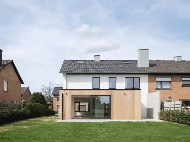 Gerenoveerde gezinswoning 4 slaapkamers nabij station Hansbeke