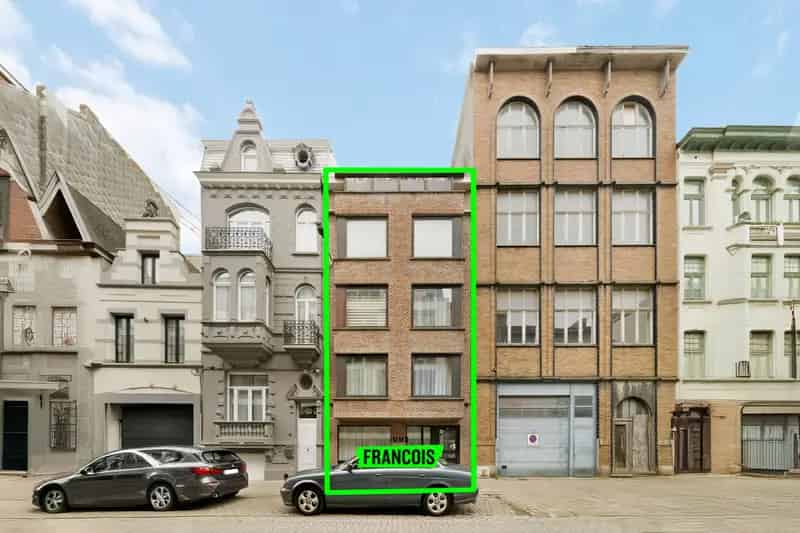 Opbrengsteigendom 8 Woonentiteiten Oostende Centrum