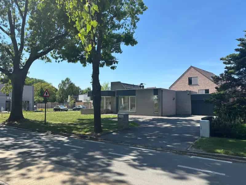 Ruime Bungalow te Huur 2 Slaapkamers Grote Tuin Aalst
