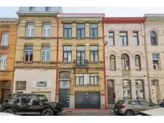 Huis te koop Antwerpen - 387m² met garage, studio en 2 appartementen