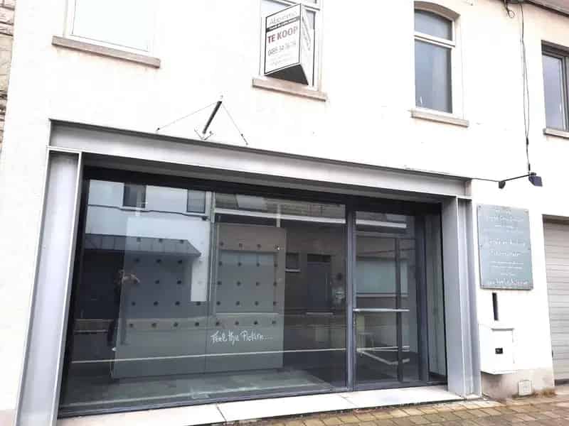 Huis te koop Waregem: Stadswoning met loods garage en terras