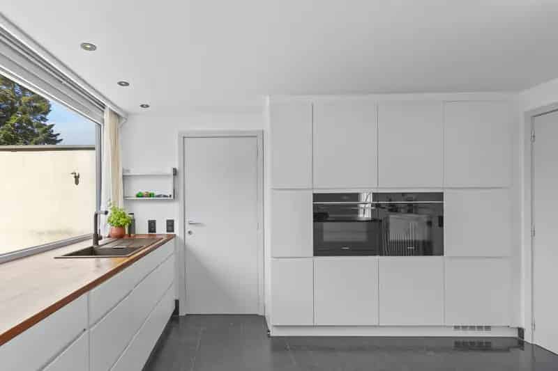 Huis te huur: Ruime woning met nieuwe keuken en dubbele garage