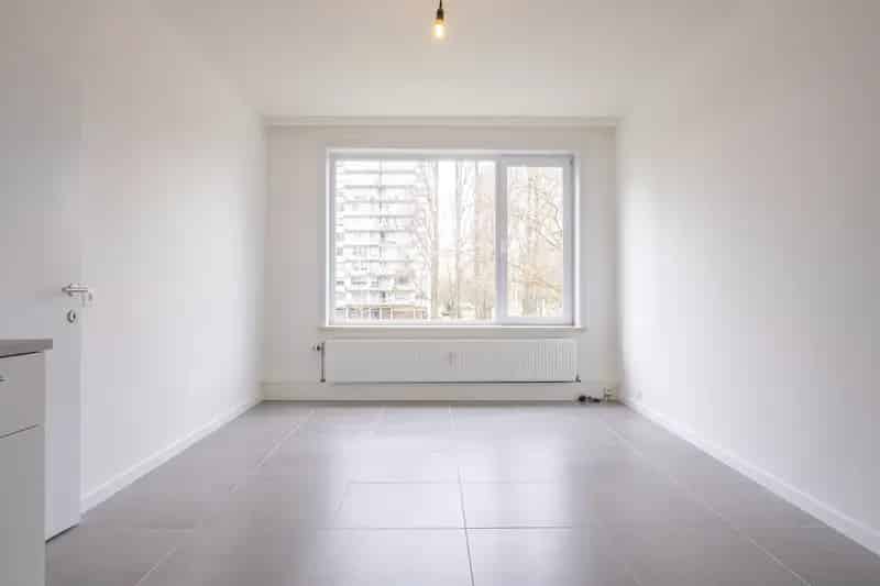 Vernieuwd 1 Slaapkamer Appartement Nabij Openbaar Vervoer