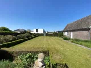 Kantoor te koop - Ruime villa met bijgebouw - Sint-Eloois-Vijve
