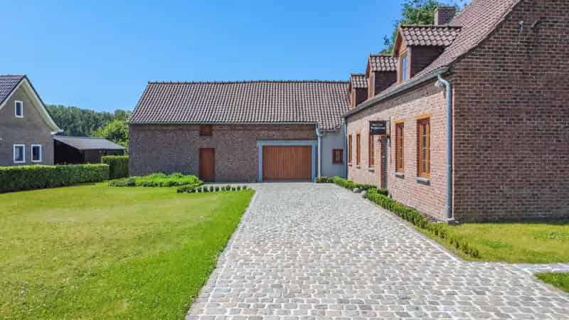 Huis te koop Pepingen Ruime hoevewoning met uitbreidingsmogelijkheden