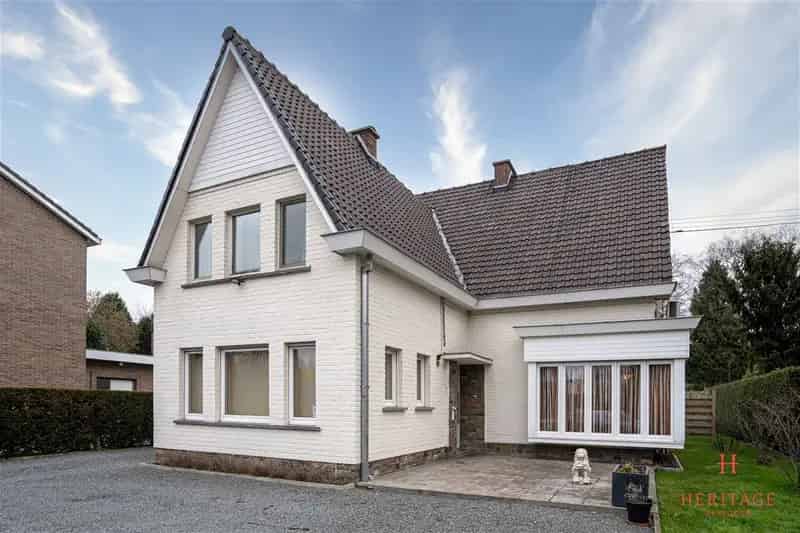 Huis te koop in Nevele: Instapklare woning met bijgebouw