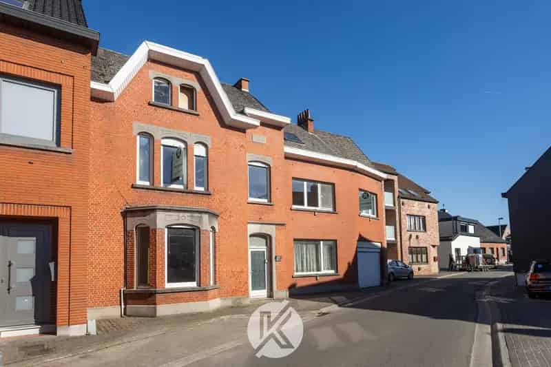 Huis te renoveren in Mere Dorpscentrum