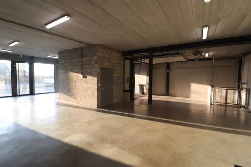 KMO-unit 222m² met Goederenlift te huur