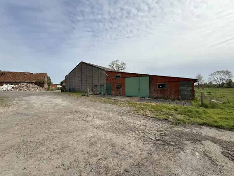 Te renoveren hoeve nabij Tielt