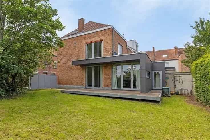 Huis Te Koop Leuven: Instapklare woning met tuin en parkeerplaats