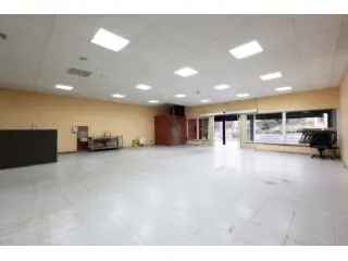 Handelspand te huur Monceau-sur-Sambre 250m²