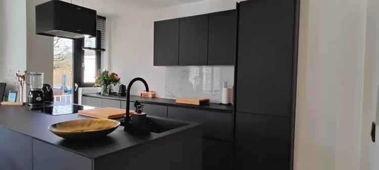 Appartement te koop in Berchem met luxe voorzieningen en terrassen