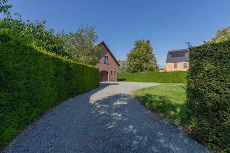 Huis te koop in Buggenhout: Ruime open bebouwing met veel groen