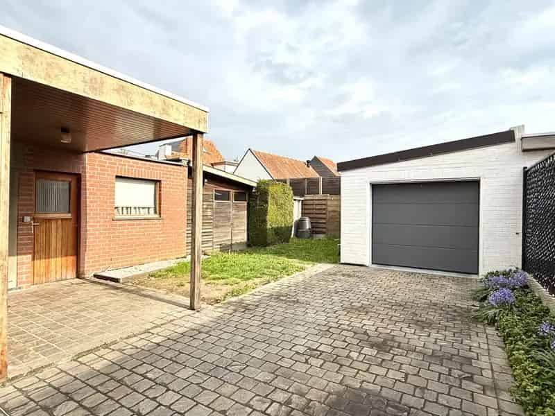 Huis te koop Beveren-Leie: Hoekwoning op toplocatie