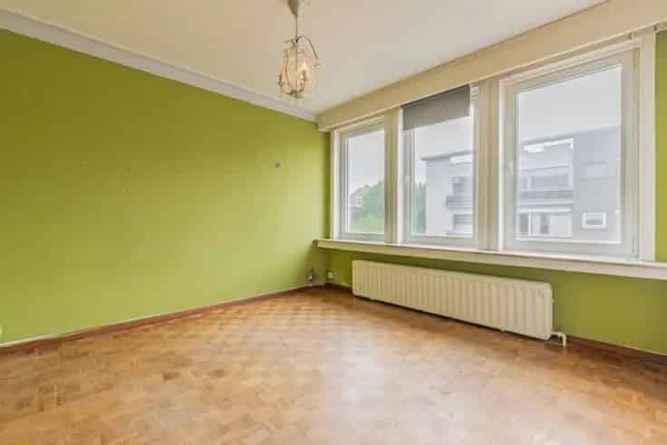 Ruim Appartement te Wilrijk met Terras en Garage