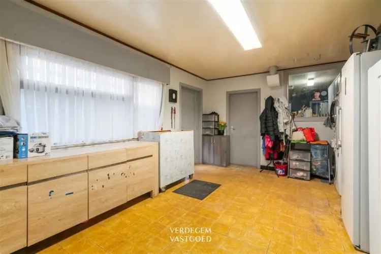 Te renoveren halfopen woning 3 slaapkamers tuin