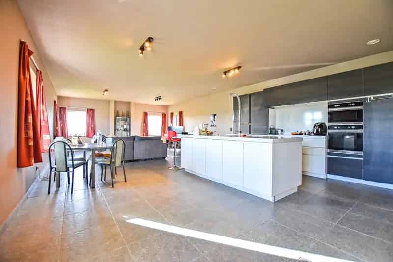 Open Bebouwing 3 Slaapkamers Loods 210m² Prachtige Verzichten