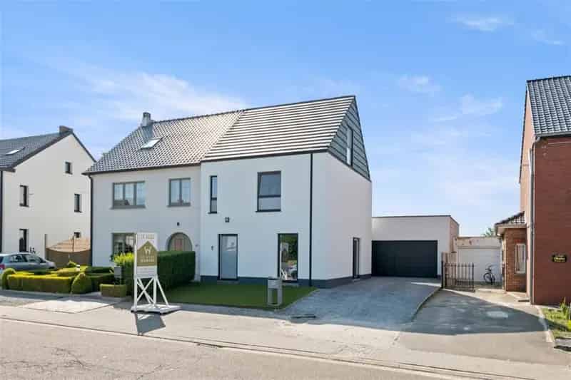 Huis te koop Sint Truiden  Gerenoveerde gezinswoning met garage