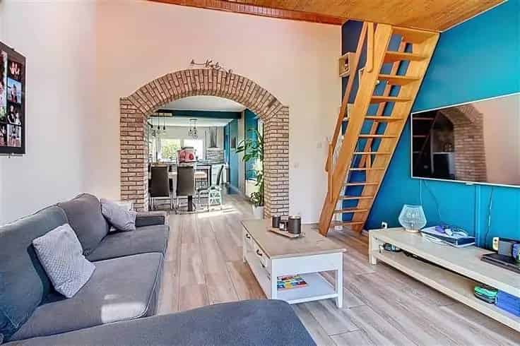 Huis Te Koop Agimont: Rustige Villa met Tuin