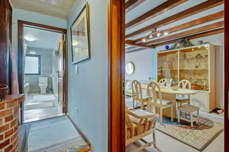 Te renoveren bel-etage 3 slpk garage tuin