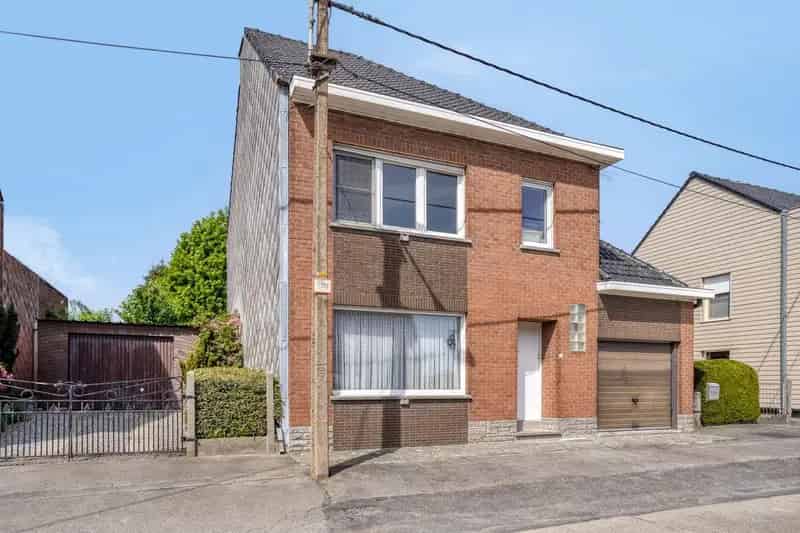 Te renoveren woning met bouwperceel