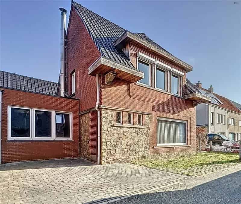 Open Bebouwing 4 slaapkamers Magazijn 144m² 563m²
