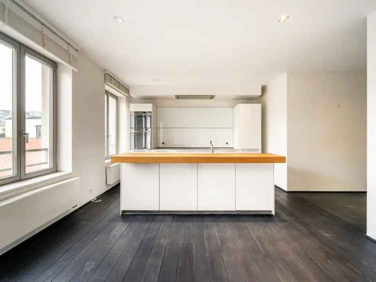 Te koop duplex penthouse appartement in Koningplein met terras en uitzicht