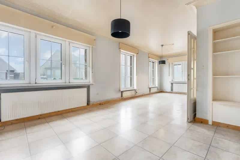 Te renoveren woning plus loods Zichen