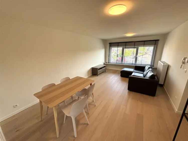 Prachtig 2 Slaapkamer Appartement Nabij Centrum