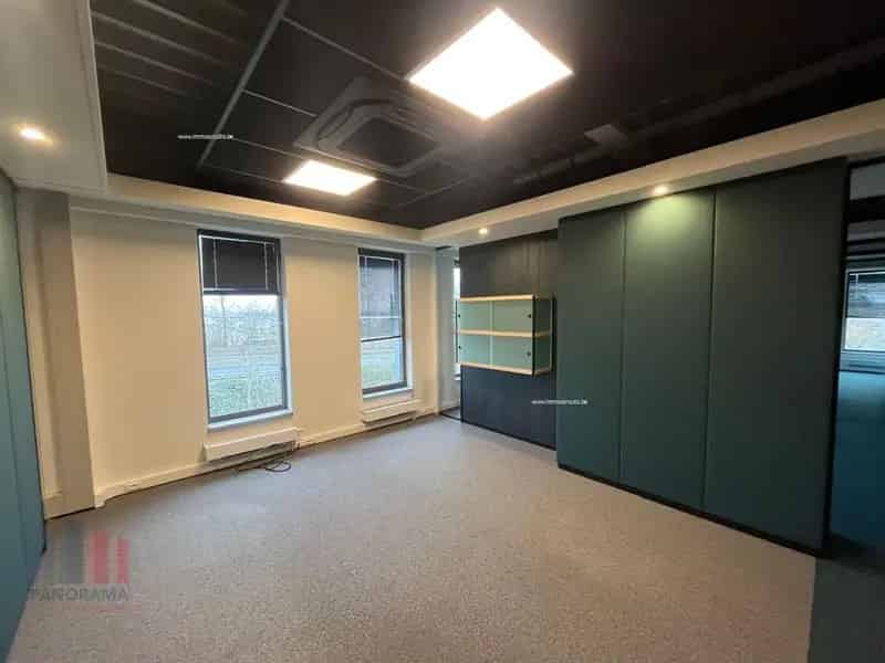 Kantoor te huur Zele 634m2 E17