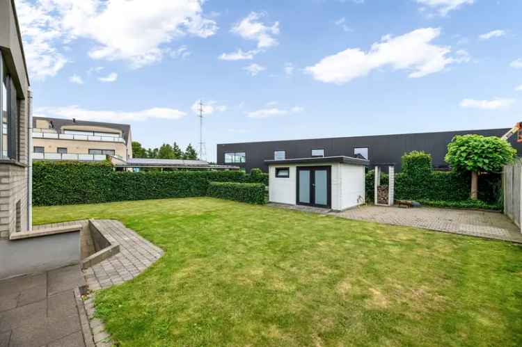 Ruime Architectenwoning te Koop 4 slaapkamers 2 badkamers
