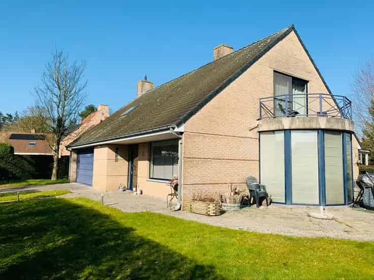 Villa te koop Sint Martens Latem - Ruime gezinsvilla met garage en sauna mogelijkheid