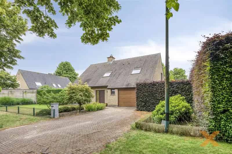 Huis te huur Lembeek: Ruime villa met grote tuin