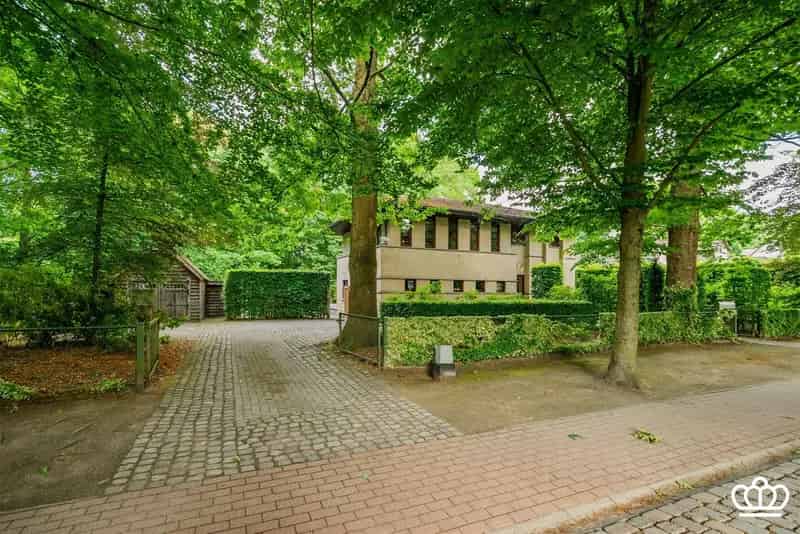 Villa te koop: 3-4 slaapkamers, 2 badkamers, grote tuin