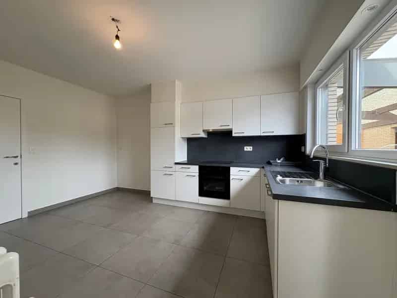 Gerenoveerde woning 5 slaapkamers centrum Ouwegem