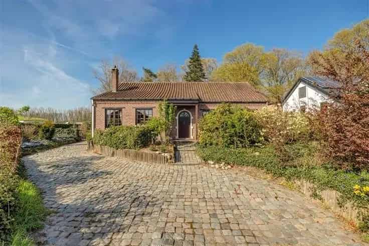 Huis Te Koop Willebroek: 3 slaapkamers, grote tuin, EPC C